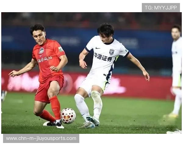 河南队前场配合提速，古斯塔沃接应做墙连线流畅